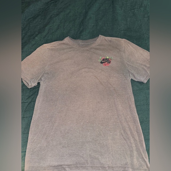 Nike Gray Crew Neck Short Sleeve Tee - Picture 1 of 1